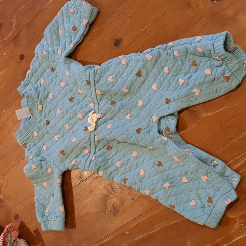 Heart romper 9 mo